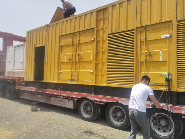 乌拉特后除了负载情况和发动机维护,还有哪些因素会影响 200kw 柴油发电机的油耗?